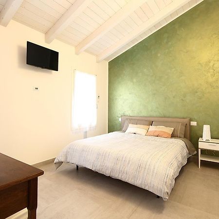 Bed And Breakfast Elmiraモデナ エクステリア 写真